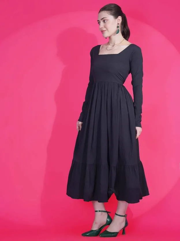 Elegant Black Fit and Flare Maxi Dress