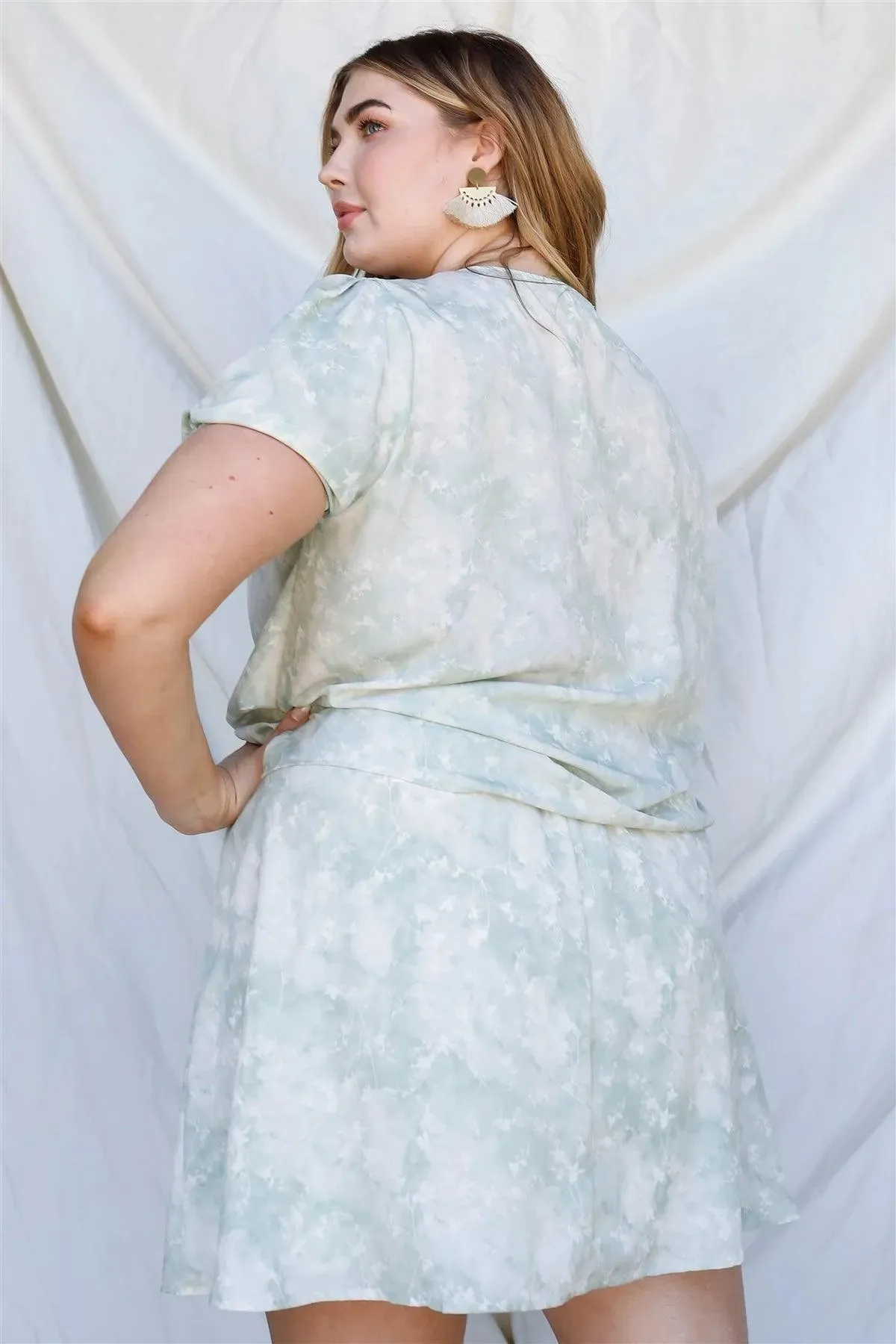 Junior Plus Sage Tie-Dye Floral Print Ruched Top & Mini Skirt Set /3-2-1